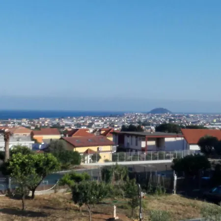 بيت للعطل Casa Vacanze Mare E Monti كيريالي