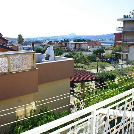 بيت للعطل Casa Vacanze Mare E Monti كيريالي
