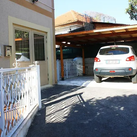 بيت للعطل Casa Vacanze Mare E Monti كيريالي